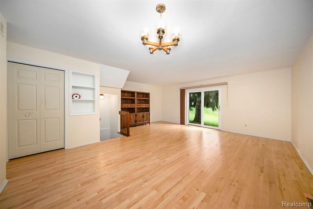 3510 BURBANK Drive, Ann Arbor, MI 48105 — Photo 8