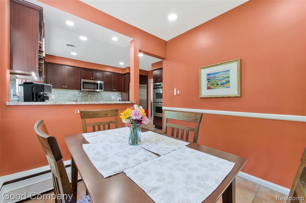 4230 Orchard Way, Bloomfield Hills, MI 48301 — Photo 17