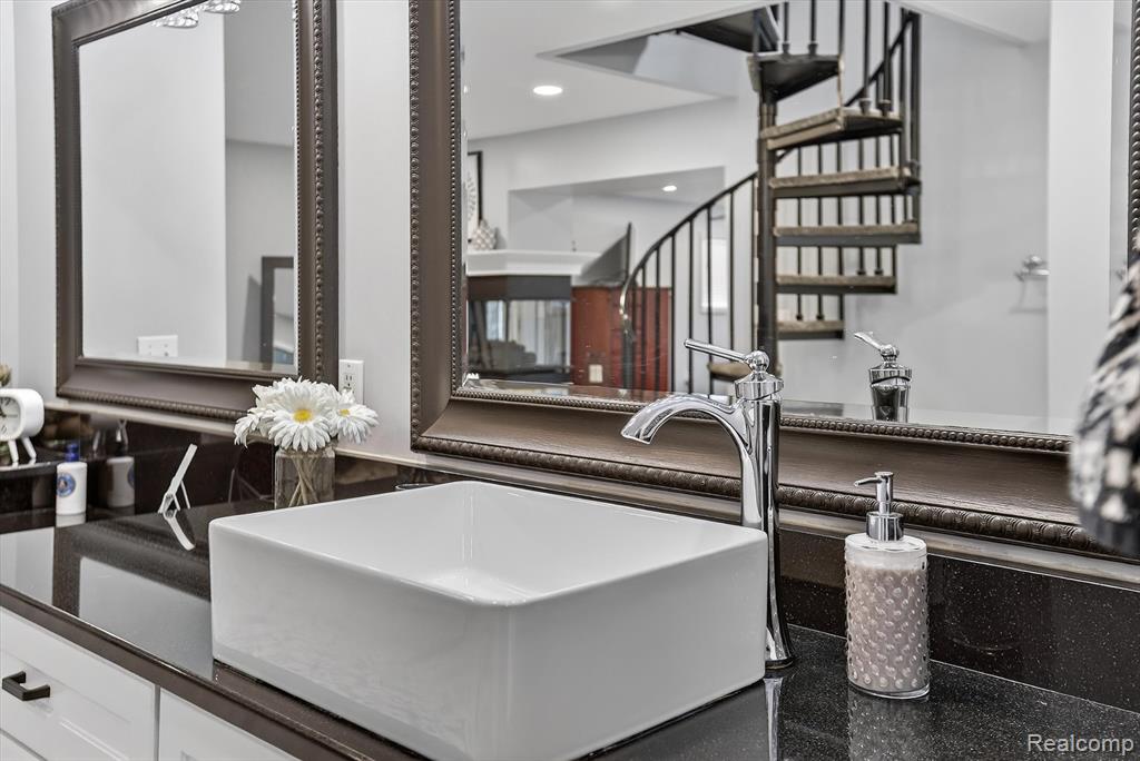 552 N McKinley Road, Flushing, MI 48433 — Photo 37