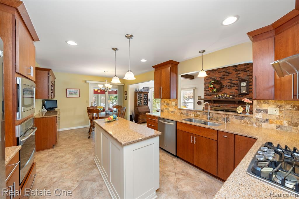 16548 Winchester Drive, Northville, MI 48168 — Photo 11