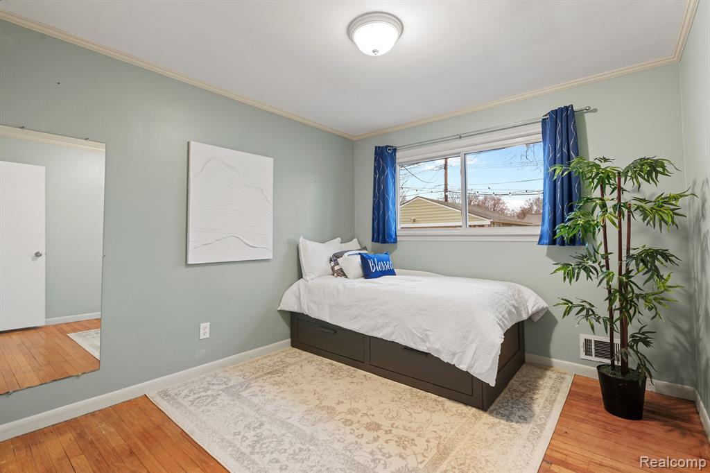 9369 CALIFORNIA Street, Livonia, MI 48150 — Photo 25
