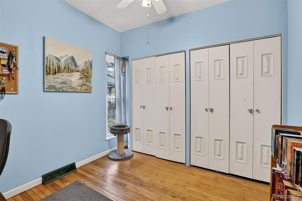 647 N Washington Street, Owosso, MI 48867 — Photo 11