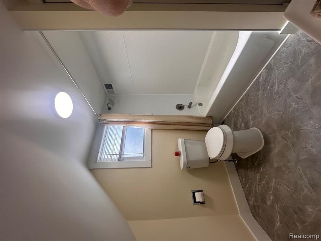 18576 Jefferson, Riverview, MI 48193 — Photo 21