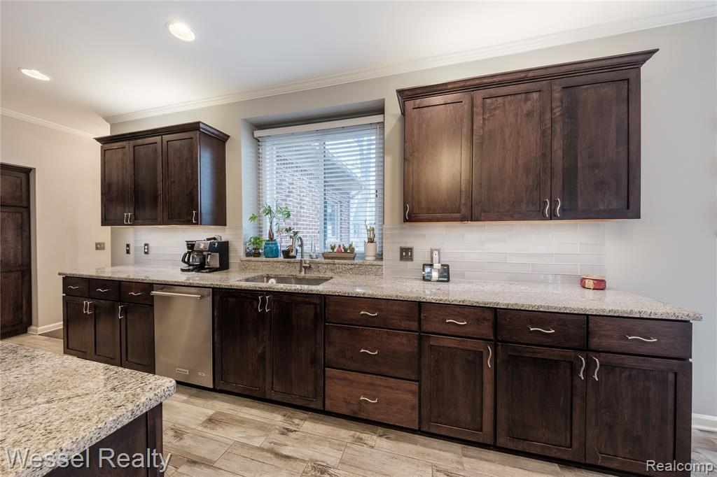 49112 White Mill Drive, Utica, MI 48317 — Photo 14