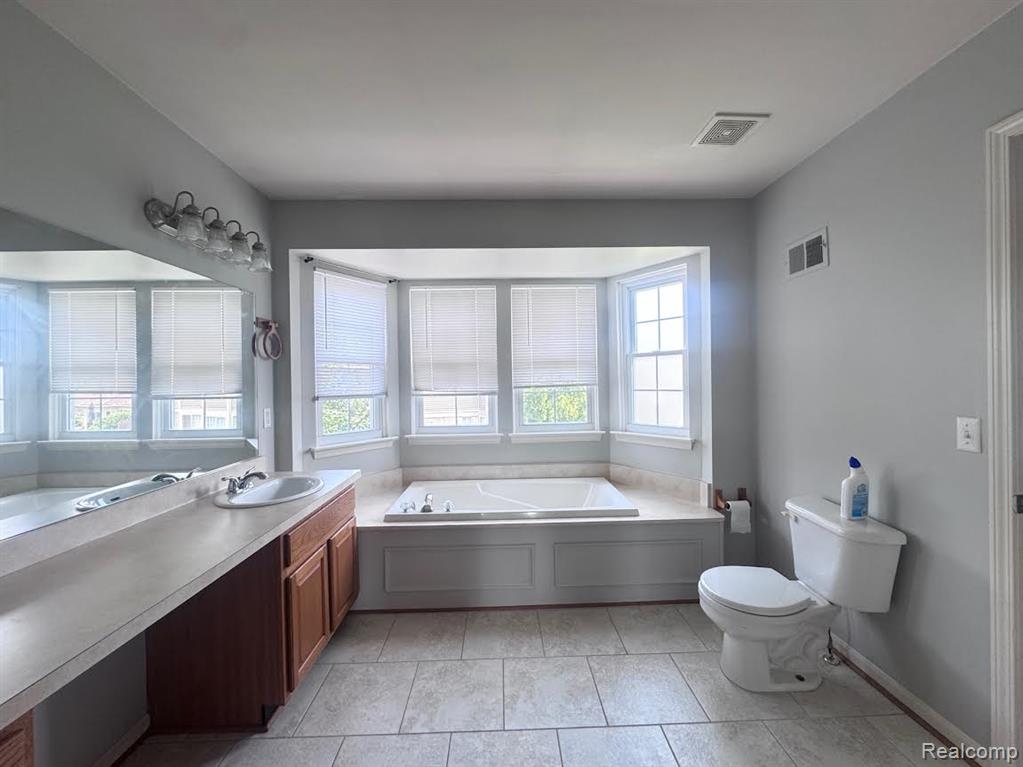 4351 Hunters Circle W, Canton, MI 48188 — Photo 16