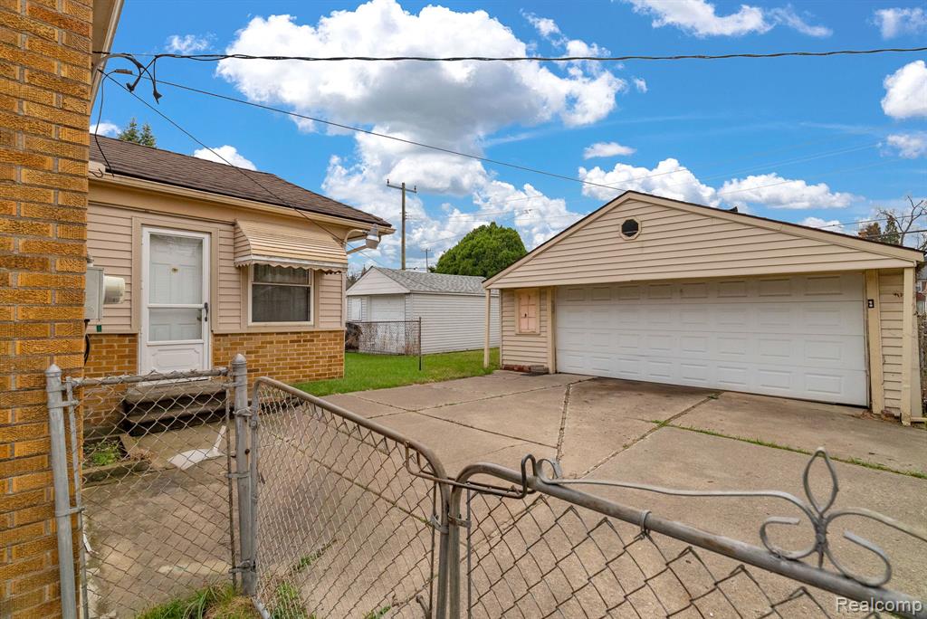 8227 Bingham Street, Detroit, MI 48228 — Photo 29