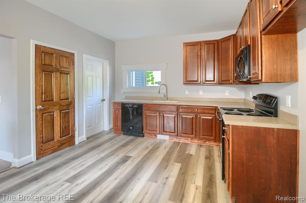 11 1ST Street, Oxford, MI 48371 — Photo 21