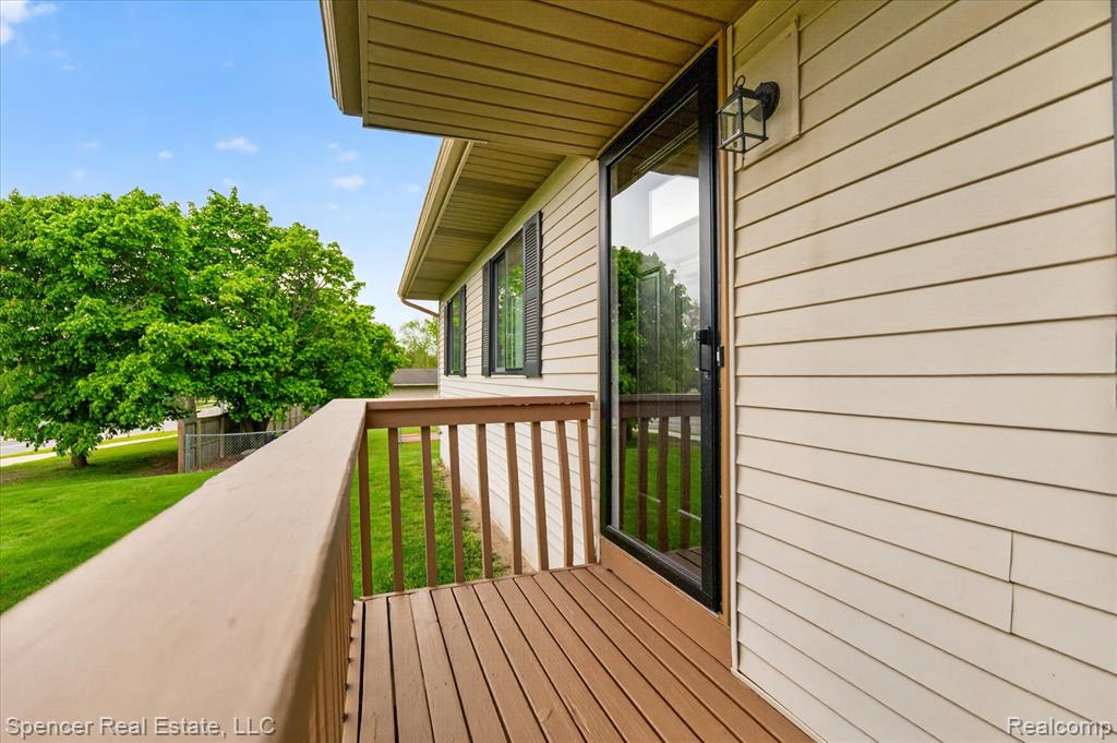 5988 Waldon Road, Clarkston, MI — Photo 5