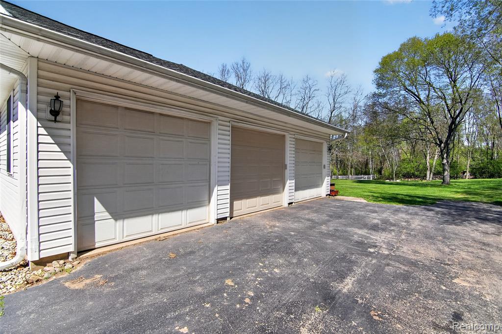 7233 Hague Avenue, Jackson, MI 49201 — Photo 54