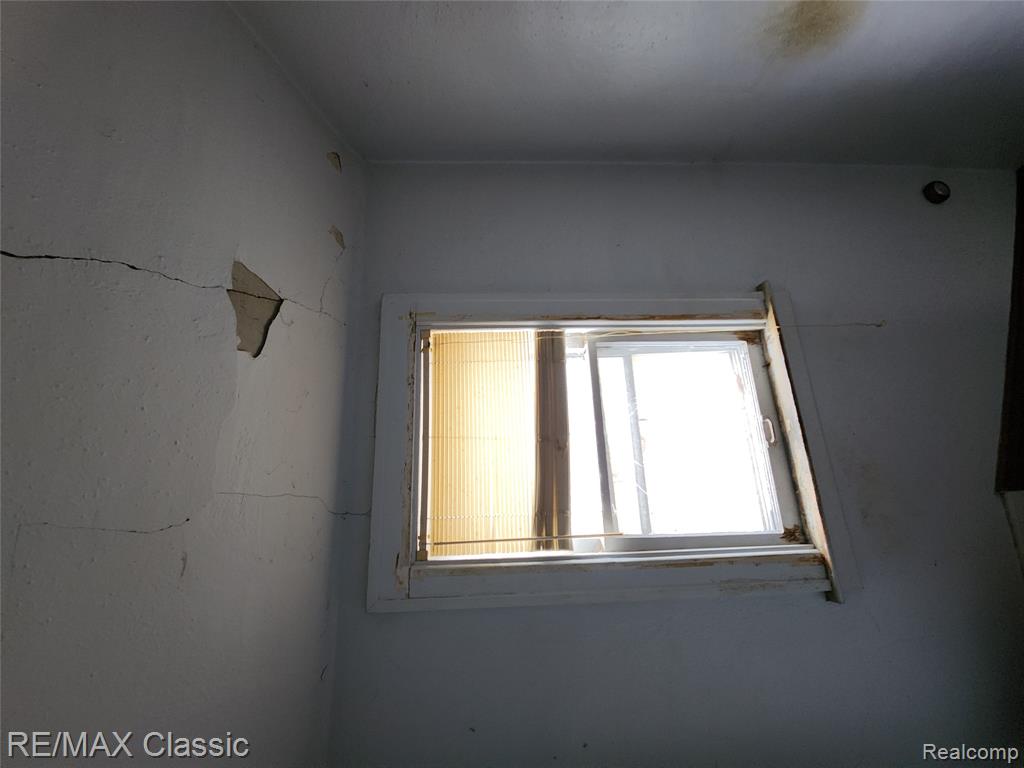 643 E Kennett Road, Pontiac, MI 48340 — Photo 31