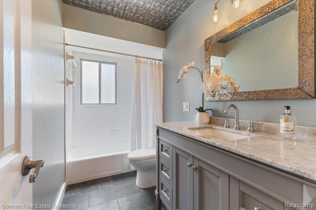 4583 FOREST Avenue, Waterford, MI 48328 — Photo 18