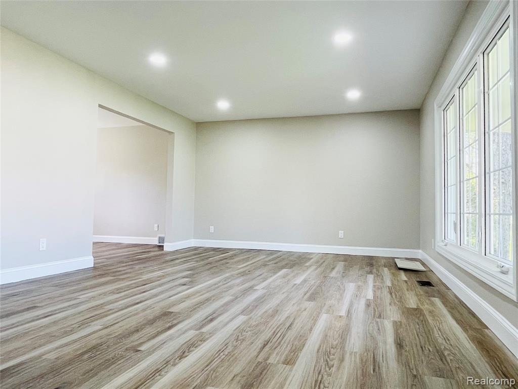 600 SEDGEFIELD Drive, Bloomfield Hills, MI 48304 — Photo 3