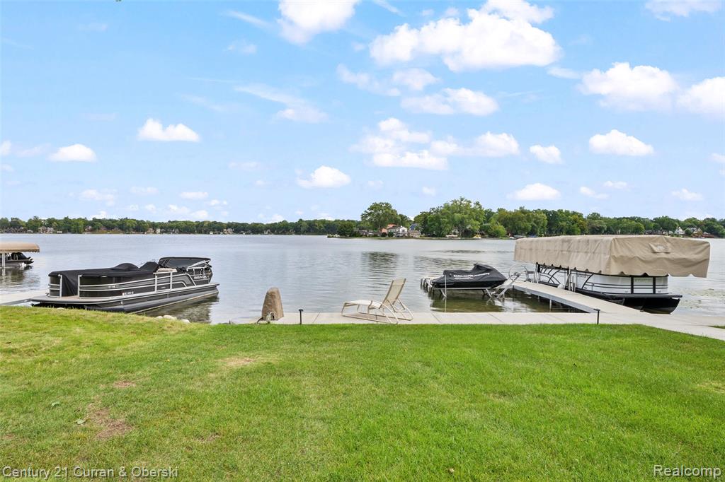 4255 Lakewood Drive, Waterford, MI 48329 — Photo 32