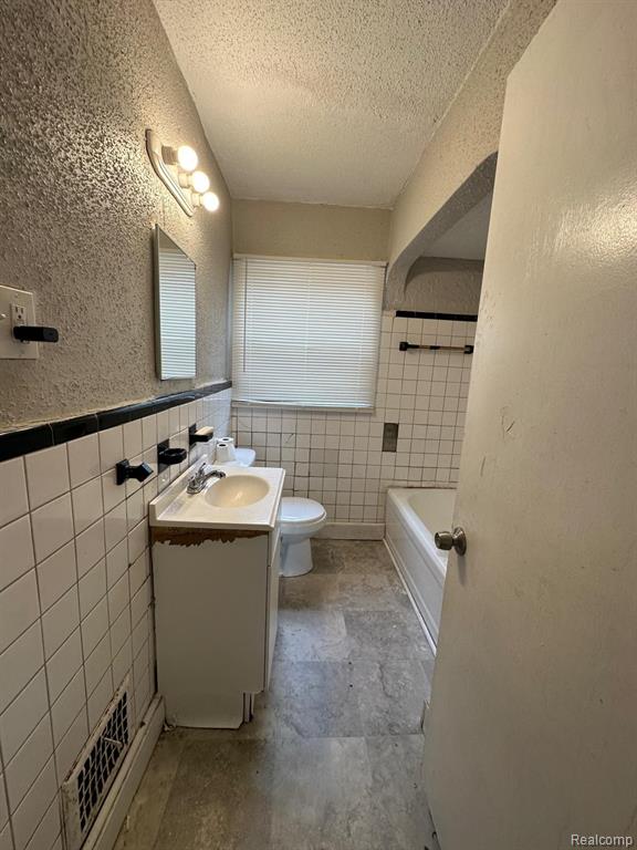 12667 SORRENTO Street, Detroit, MI 48227 — Photo 7