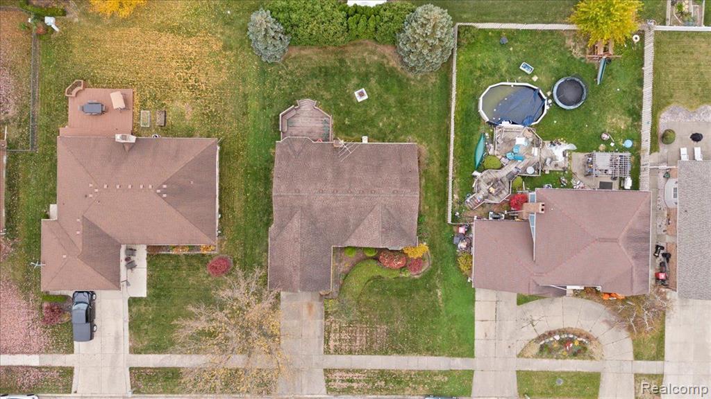 40643 WOODSIDE Drive, Clinton Twp, MI 48038 — Photo 29