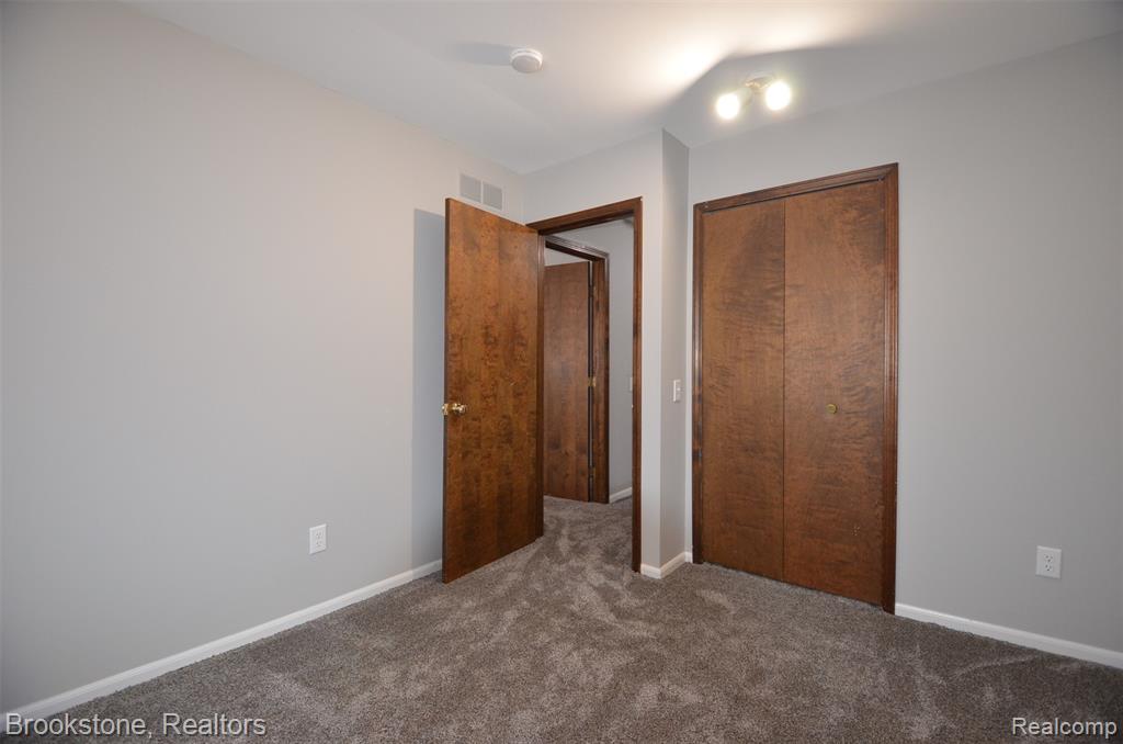7244 Chapel View Drive, Clarkston, MI — Photo 44