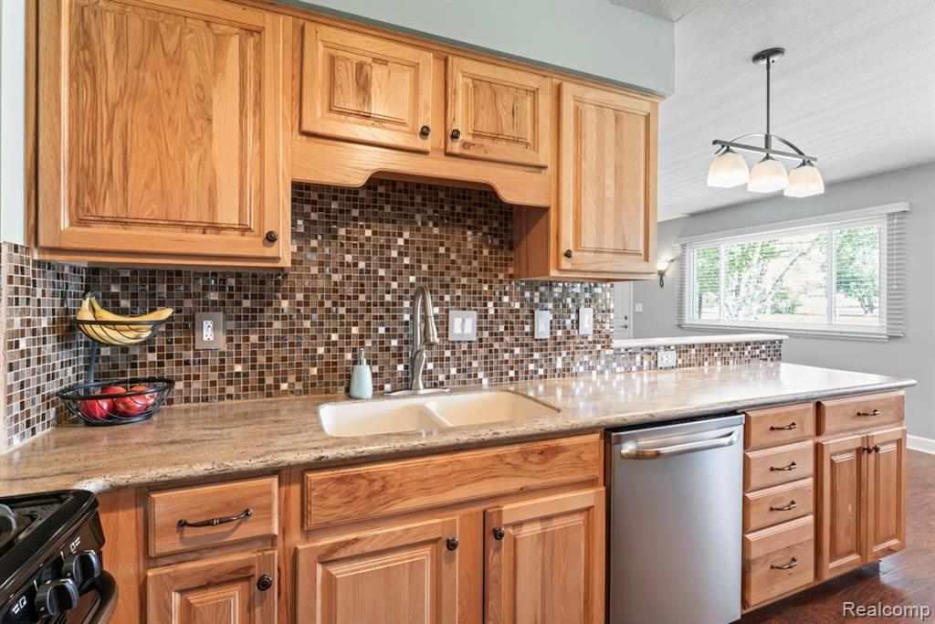 8406 E LIPPINCOTT Boulevard, Davison, MI 48423 — Photo 21