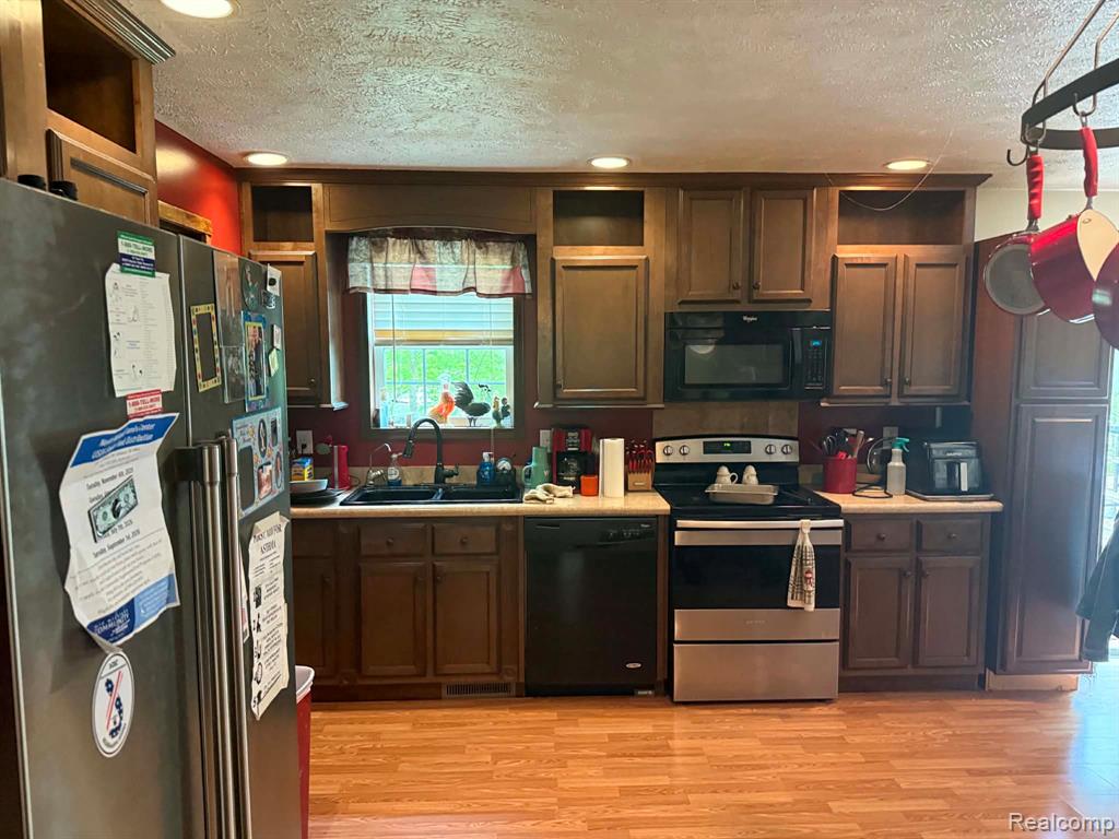 5994 N Lake Sanford Road, Sanford, MI 48657 — Photo 15