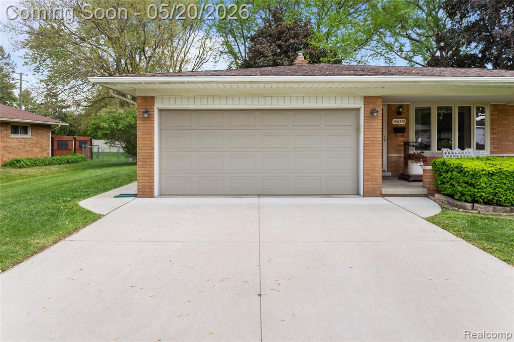 45078 Vanker Avenue, Utica, MI 48317 — Photo 9