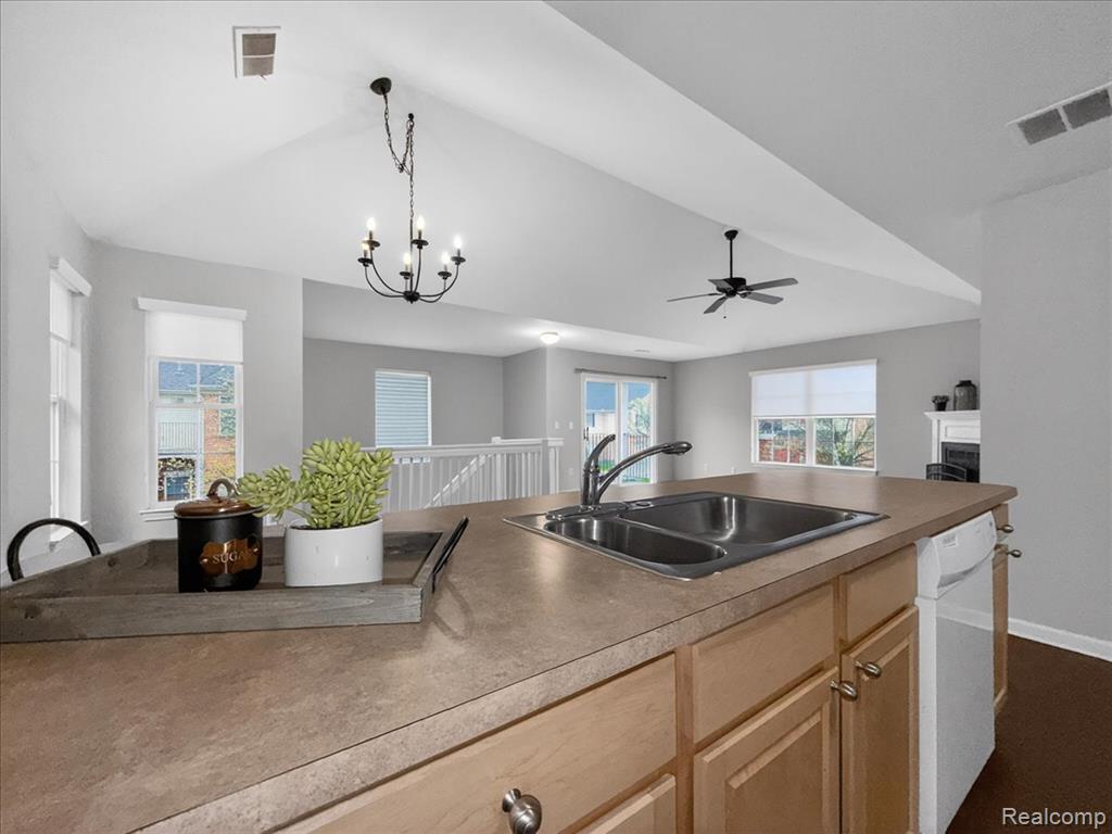 731 Amberly Drive, C, Waterford, MI 48328 — Photo 14