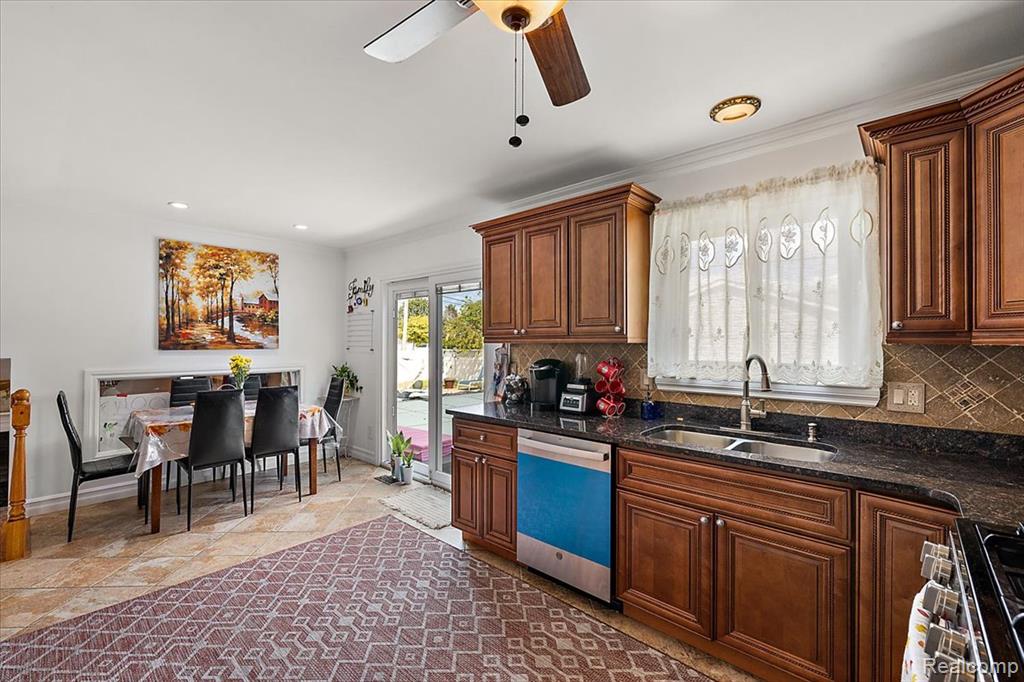 40058 Fraser Drive, Sterling Heights, MI 48310 — Photo 15