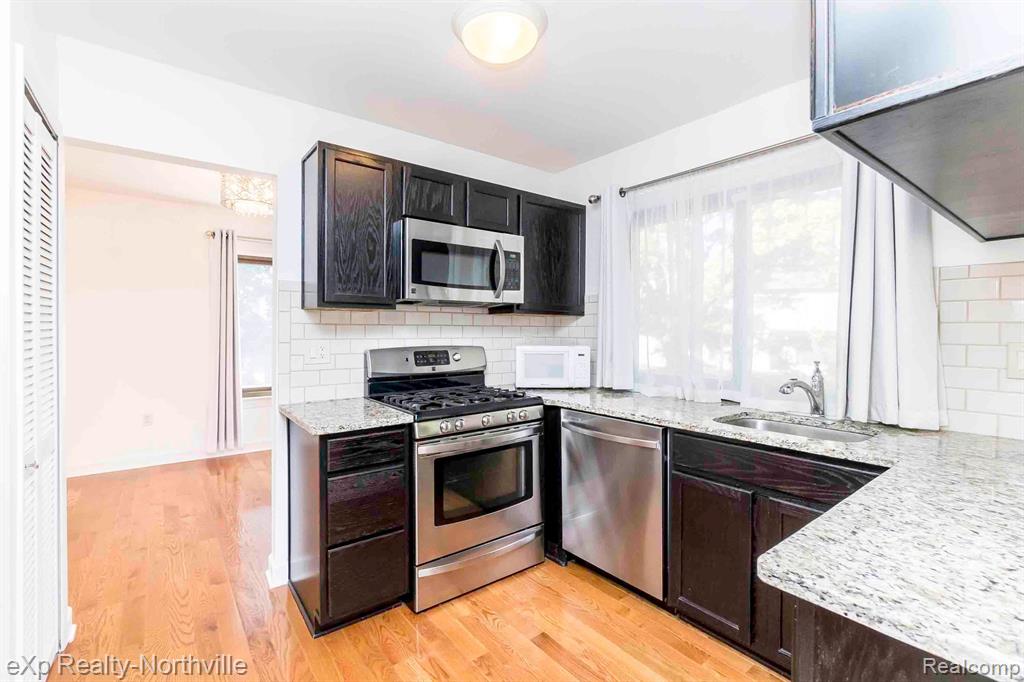 22853 CRANBROOKE Drive, Novi, MI — Photo 18