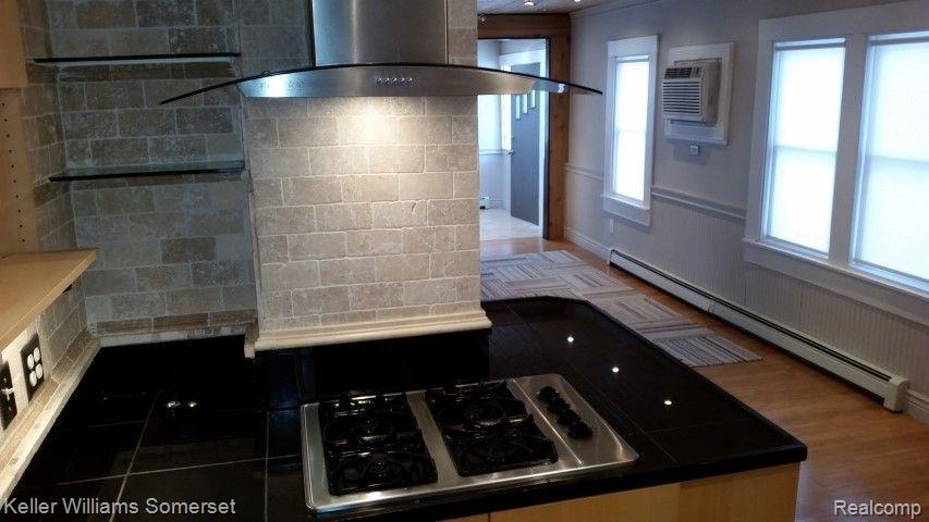516 N WEST Street, Royal Oak, MI 48067 — Photo 14