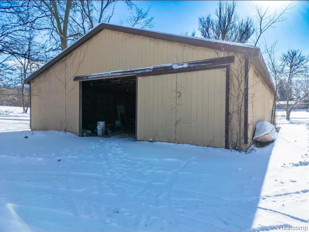 18820 Dexter Trail, Gregory, MI 48137 — Photo 33