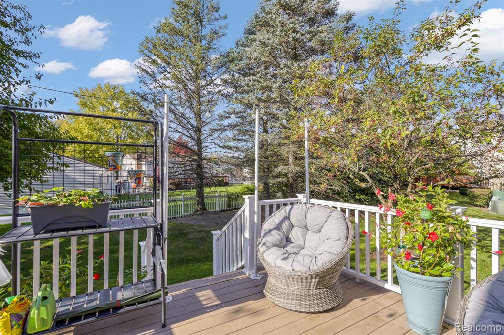 1686 CHRISTOPHER Drive, Canton, MI 48188 — Photo 15