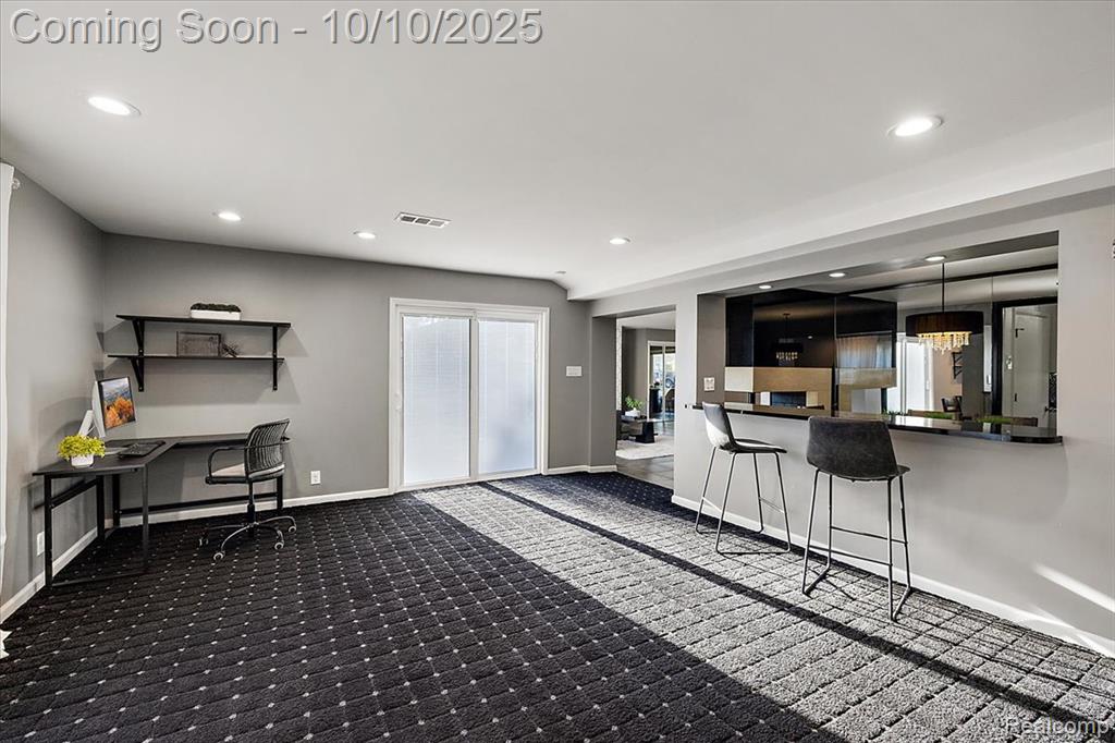 7496 Cornwall Court, West Bloomfield, MI — Photo 11