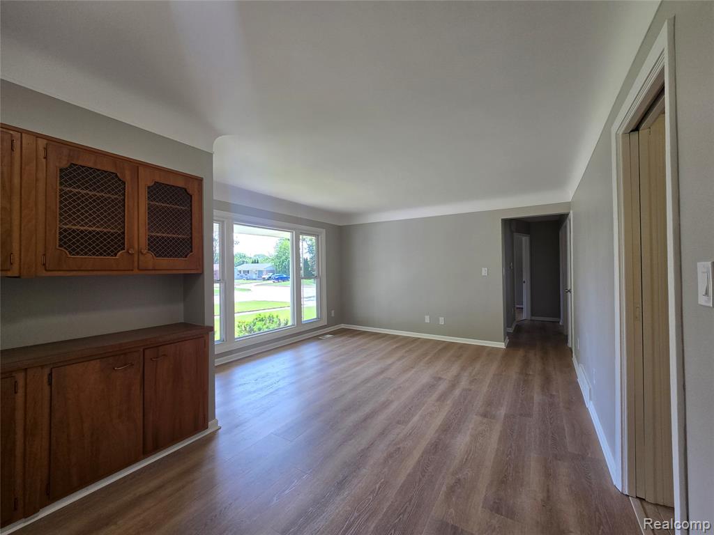 7621 N Wildwood Street, Westland, MI — Photo 5