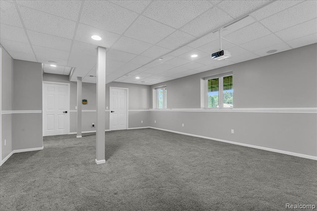 8327 Parkside Drive, Grand Blanc, MI 48439 — Photo 35