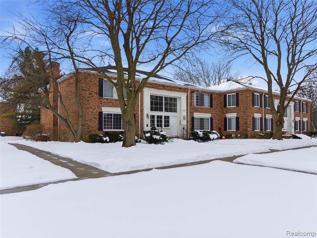607 E Fox Hills E Drive, Bloomfield Hills, MI 48304 — Photo 28