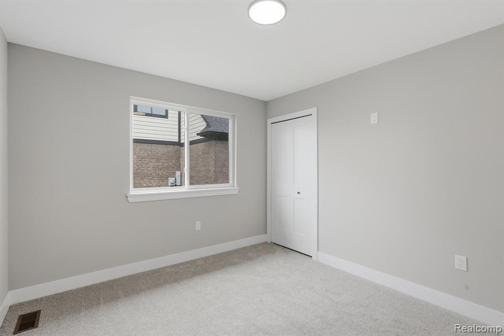50965 Remar Farms Dr, Macomb, MI 48044 — Photo 15