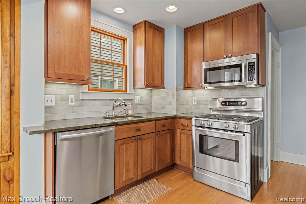 6053 Yinger Avenue, Dearborn, MI 48126 — Photo 18