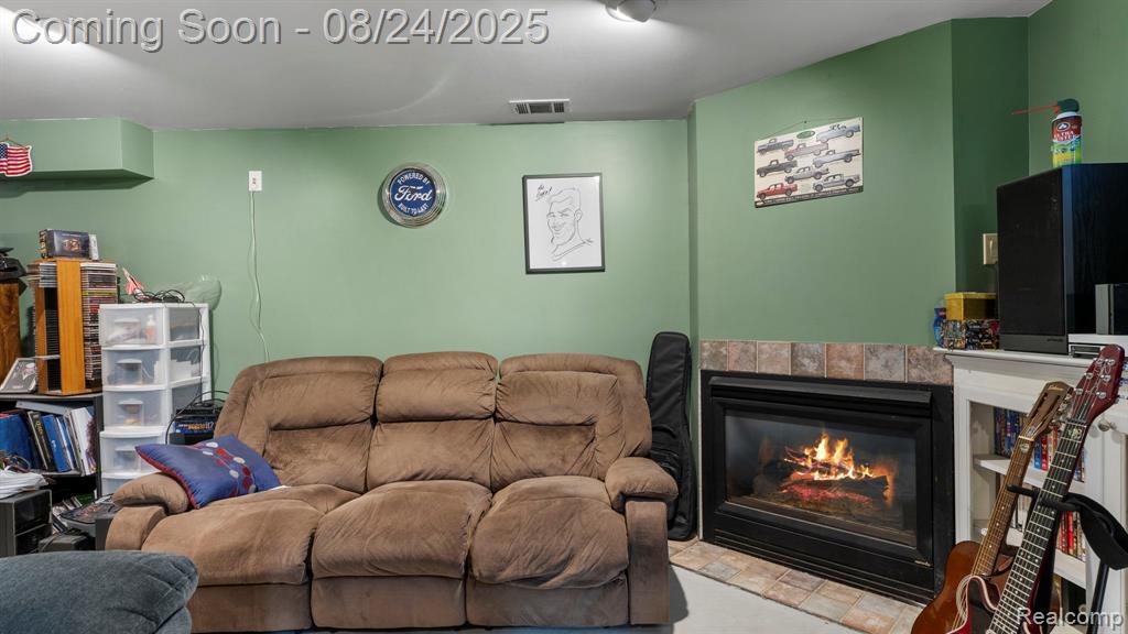 701 Baird Street, Holly, MI 48442 — Photo 12