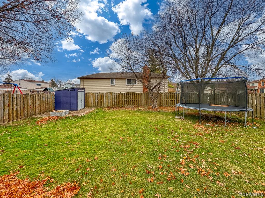 3960 Kings Point Drive, Troy, MI 48083 — Photo 31
