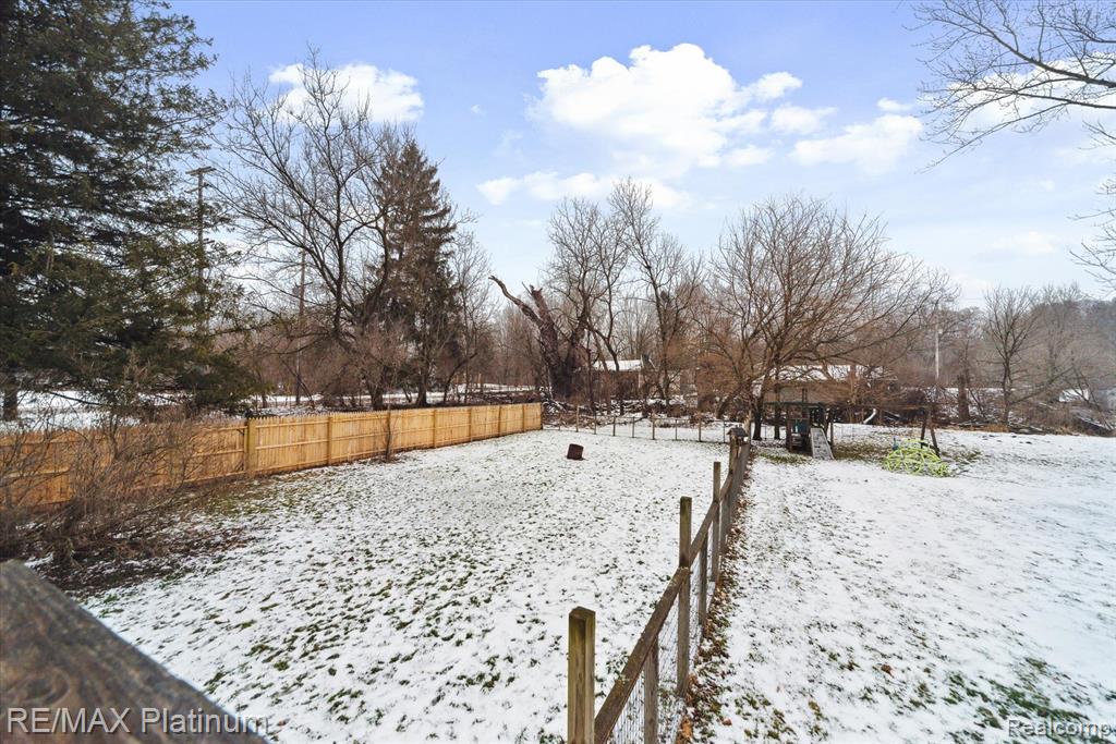 107 RUSSELL Street, Leslie, MI 49251 — Photo 32