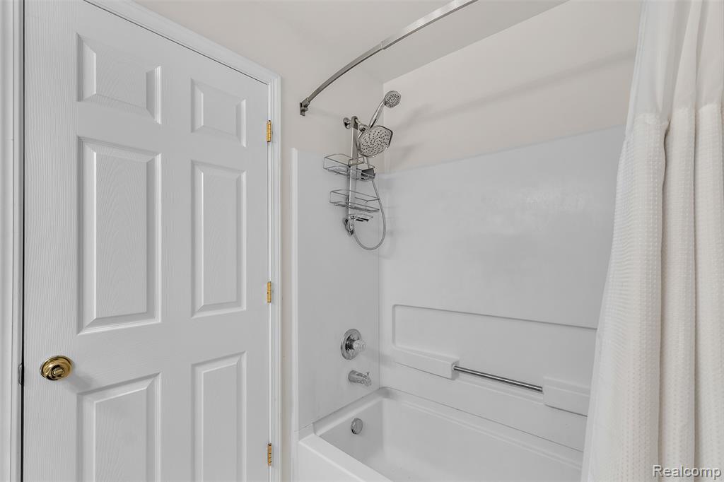 592 Olde English Circle, Howell, MI 48855 — Photo 23