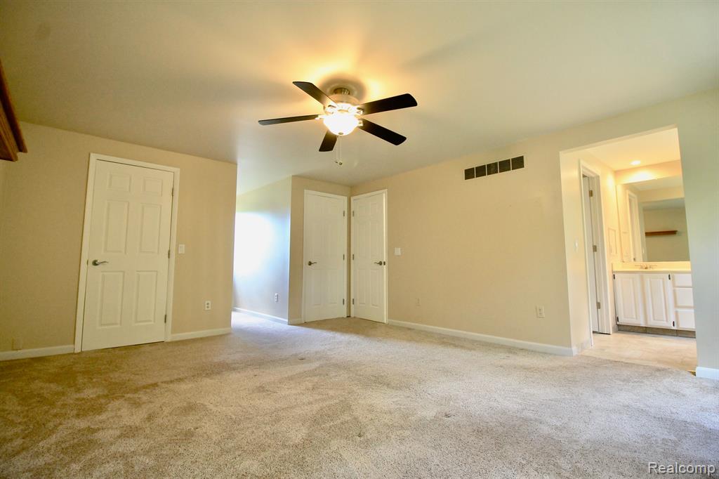 9296 Pine Hill Trail, Fenton, MI 48430 — Photo 13
