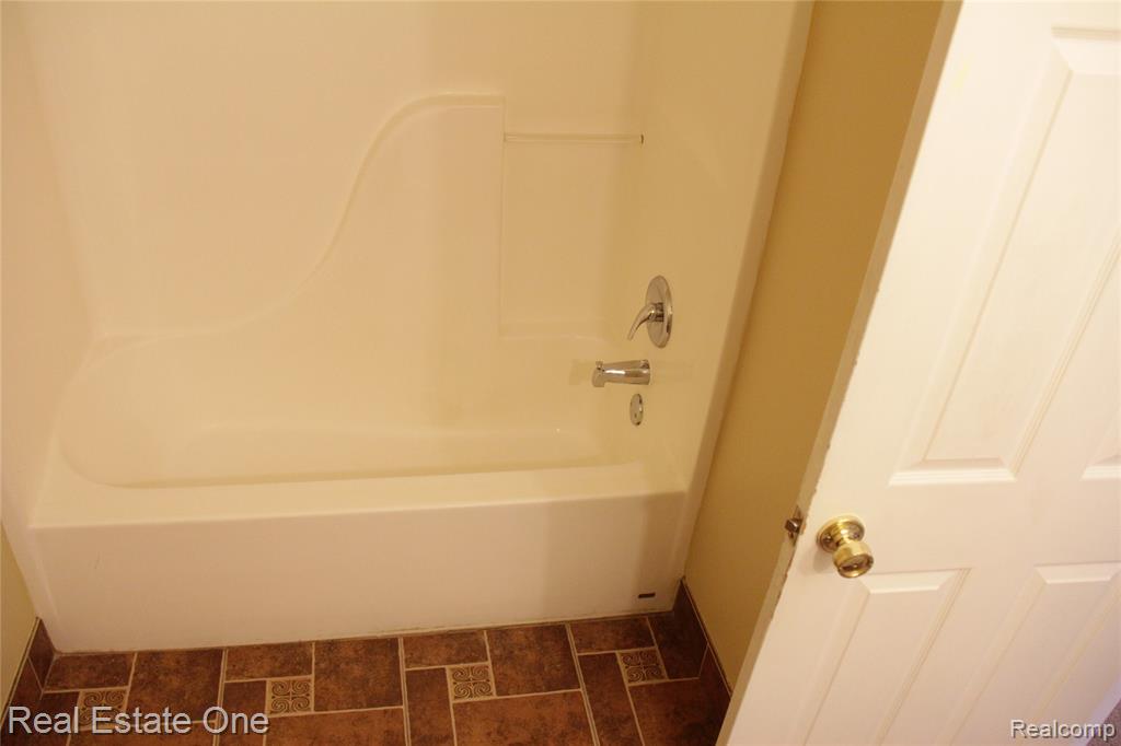 40690 Bluesprings Court, Canton, MI 48188 — Photo 32