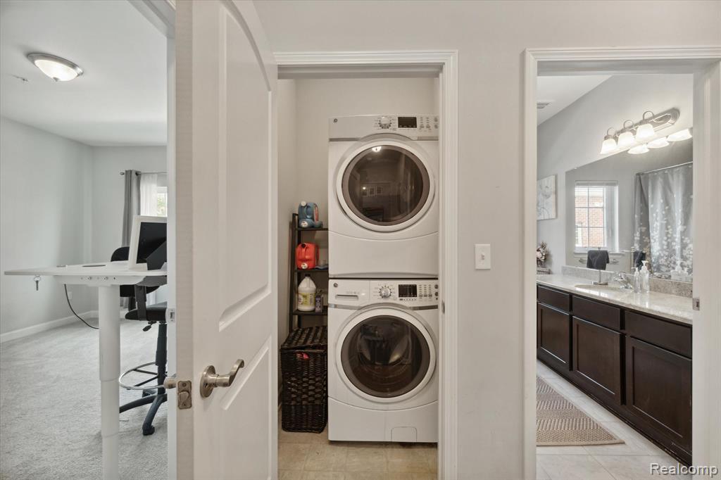 5662 Arbor Chase Drive, Ann Arbor, MI 48103 — Photo 23