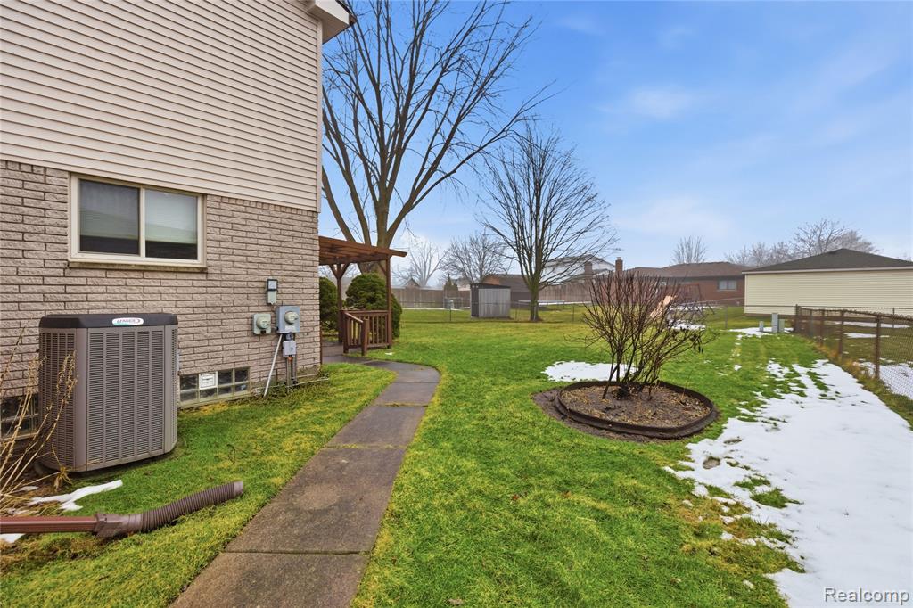 41383 Justin Drive, Clinton Twp, MI 48038 — Photo 34