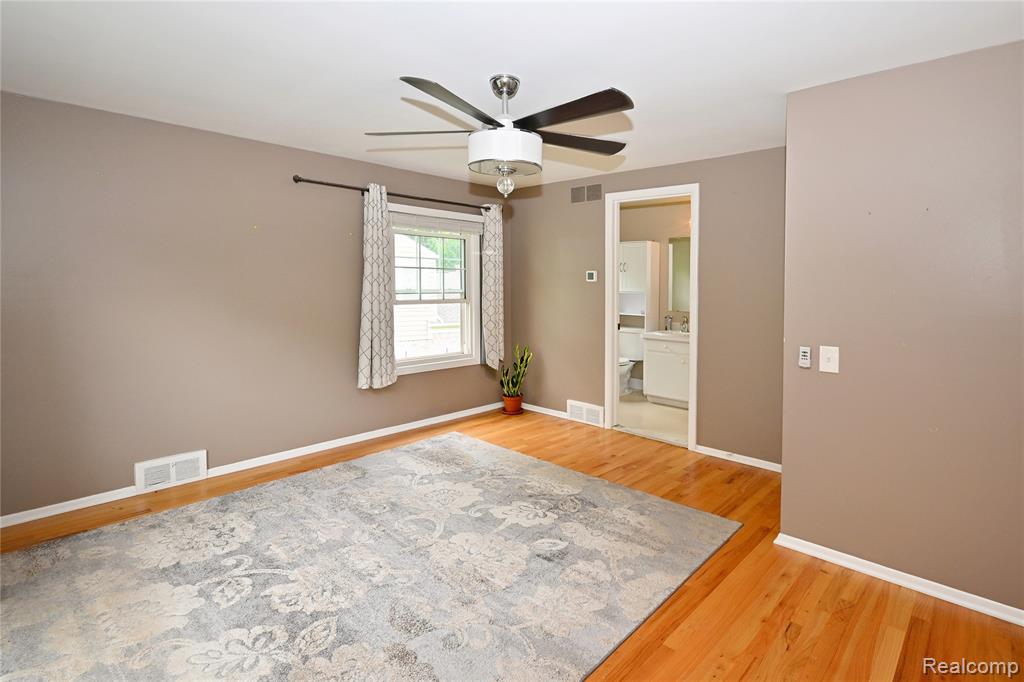 31310 Foxboro Way, Beverly Hills, MI 48025 — Photo 21