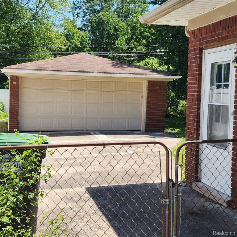 9481 WILLIAM Street, Taylor, MI — Photo 2