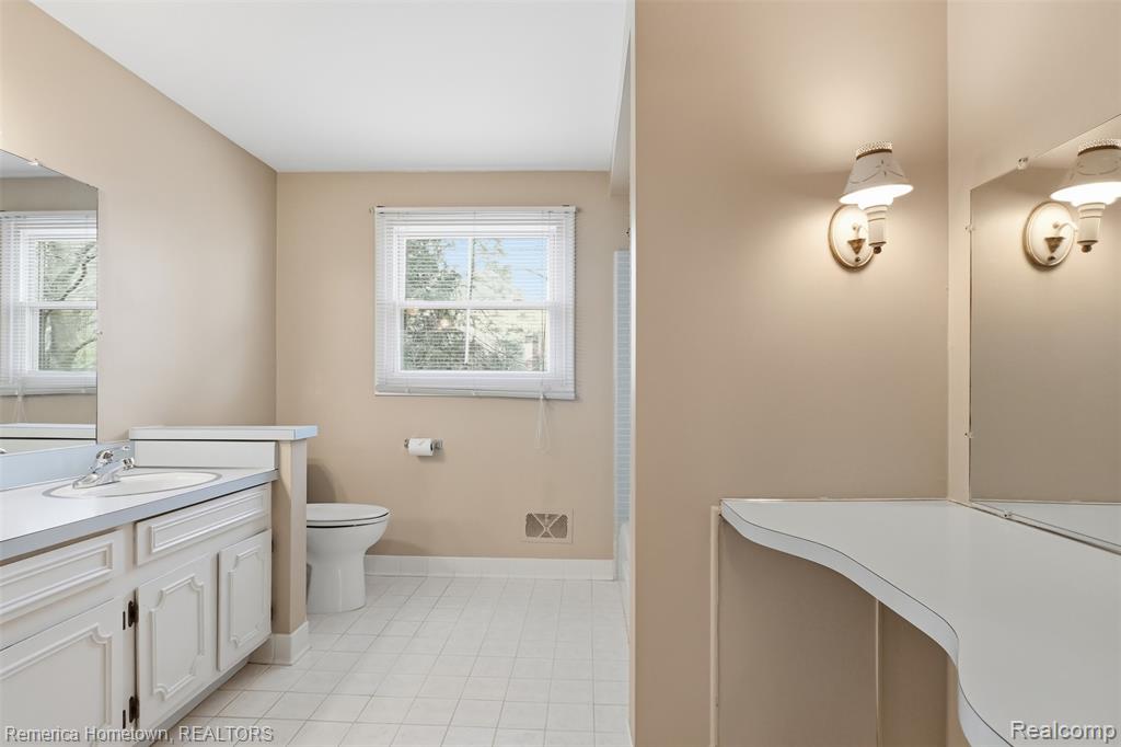 12811 Glenview Drive, Plymouth, MI 48170 — Photo 22
