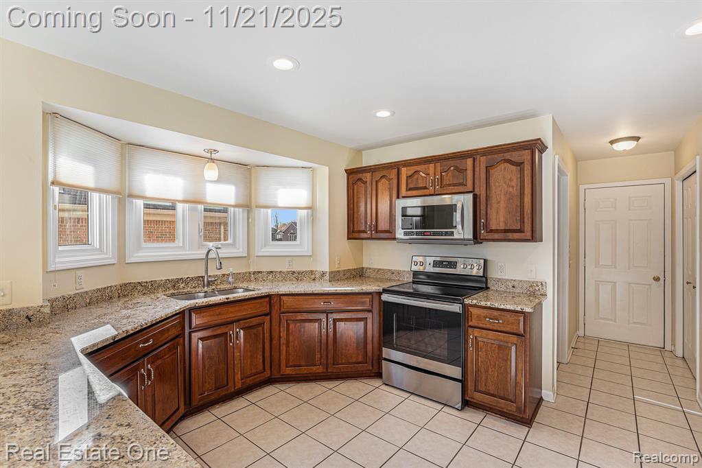 48082 Prestwyck Drive, Macomb, MI 48044 — Photo 3