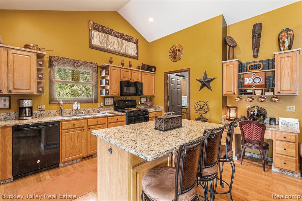 928 WESTWIND SHORE Drive, Howell, MI 48843 — Photo 14