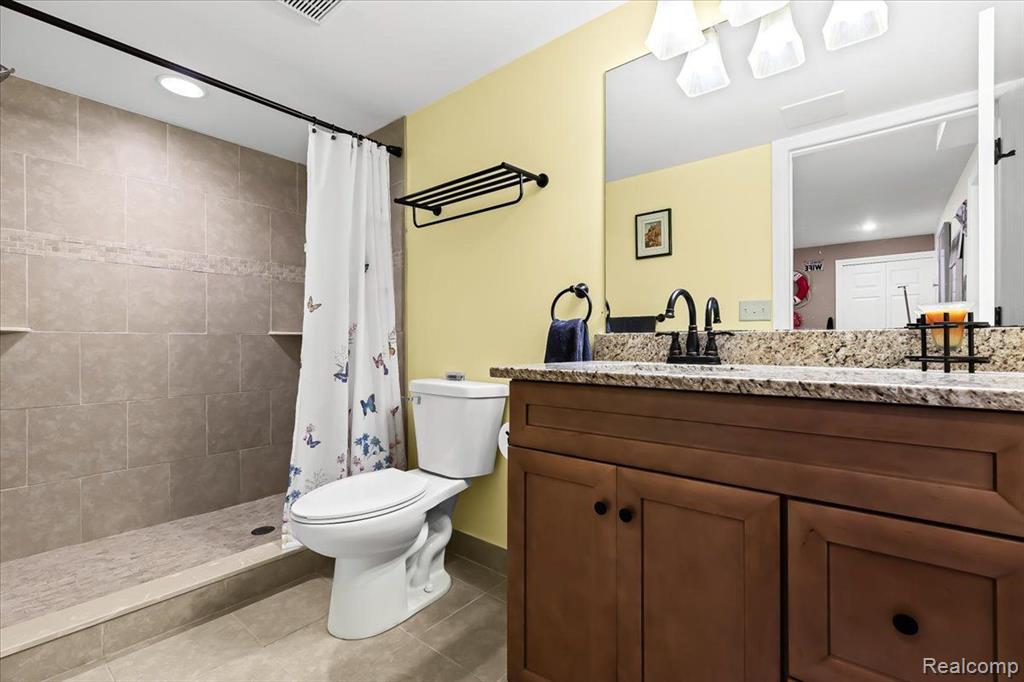 589 SNOWBIRD Circle E, St. Clair, MI 48079 — Photo 16