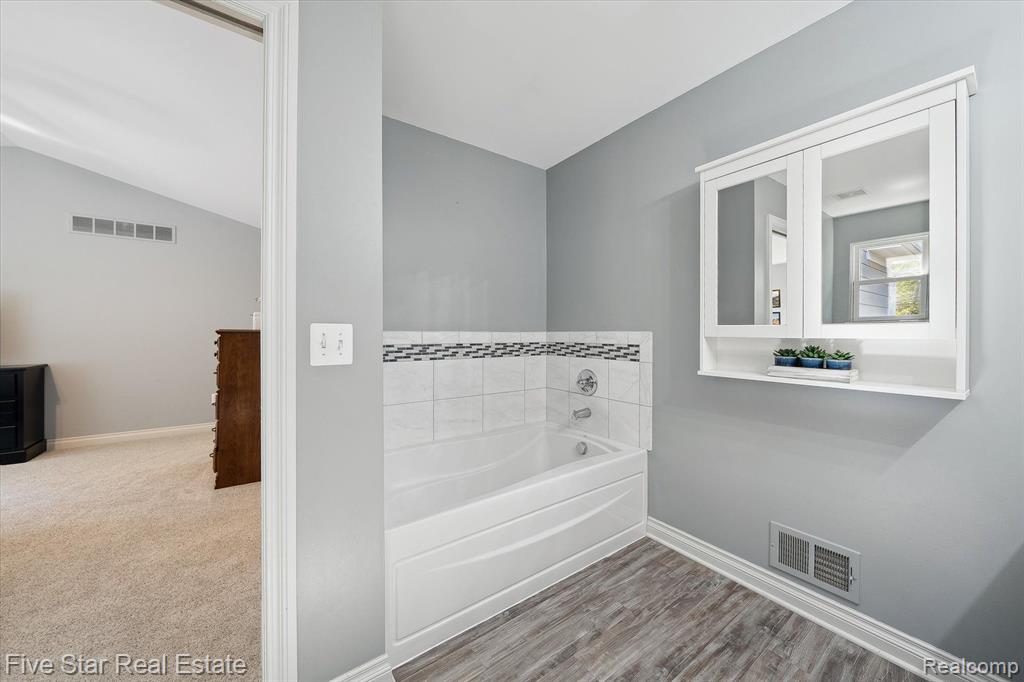 49529 TAFT Lane, Canton, MI 48188 — Photo 32